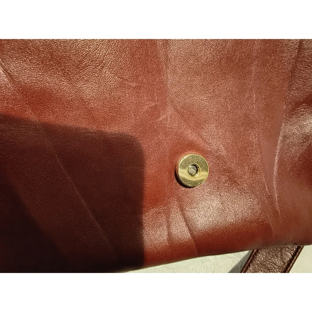 Vtg SAS Genuine Leather Crossbody Shoulder Purse Bag Brown Adjustable Strap
